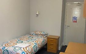 Charming Rooms For Students Only, Cricklewood Lane - Sk