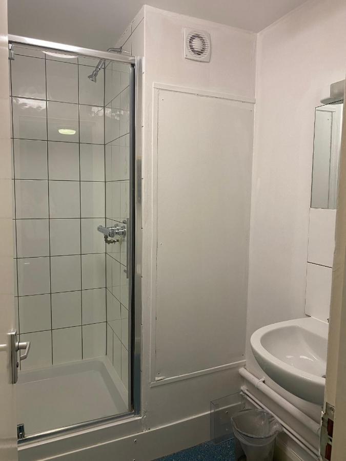 Charming Rooms For Students Only, Cricklewood Lane - Sk London Exterior foto